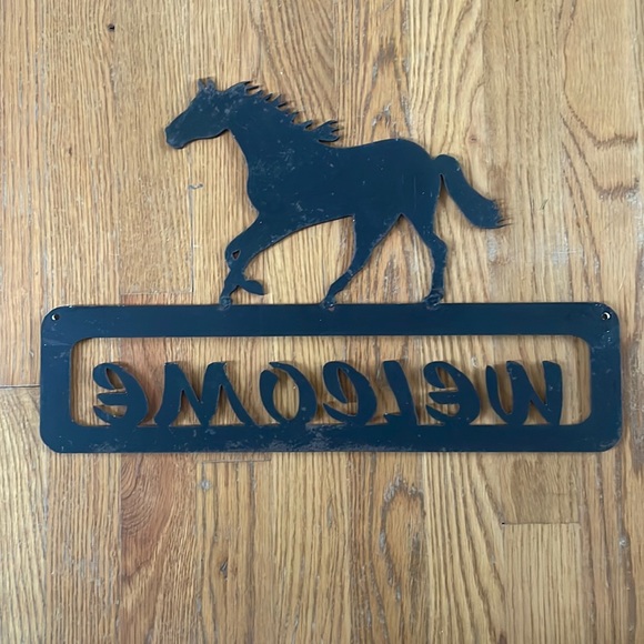 Metal Horse Welcome Sign - Picture 4 of 10